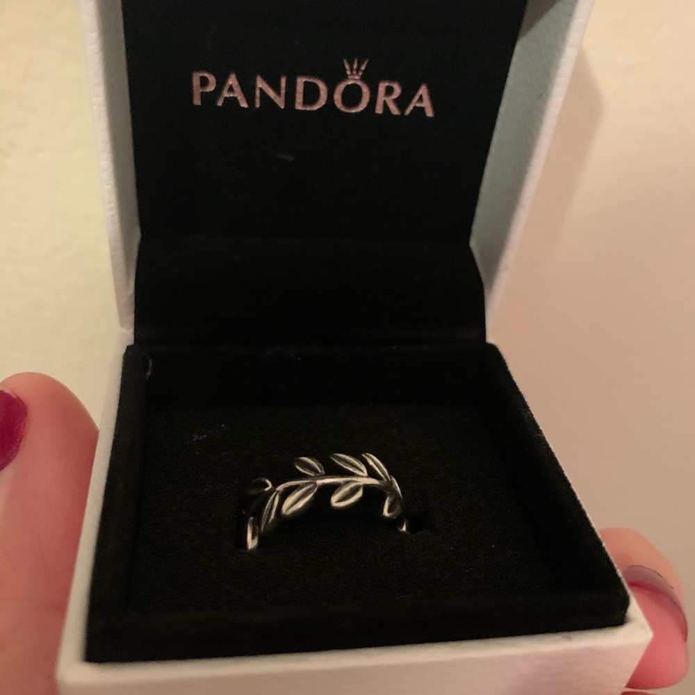 Silver Laurel Wreath Pandora ring